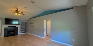 Open Concept 3/2 in Millhopper Station! Gallery 4