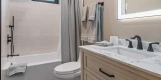 148 Oak Street Gallery 24