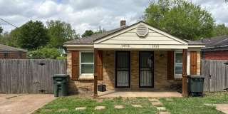 Newly Refreshed 1 bedroom 1 bathroom Duplex - $99 Move In Special Gallery 3
