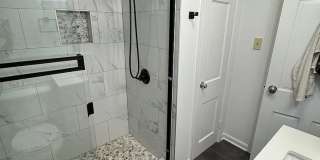 Spacious 3BR Condo in Washington Gallery 8