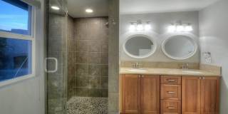 Luxury housing ,Close to U of A! Newly Renovated Gallery 14