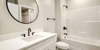 Artisan on 39th Gallery 25