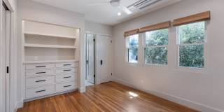 Beautiful 1 bed / 1 bath bungalow-style apartment now available! Gallery 10