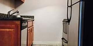 Beautiful, Bright and Spacious Condo near Downtown! Gallery 4