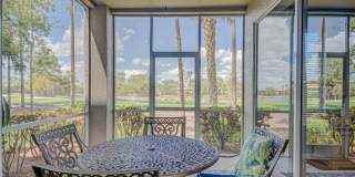 ** GOLF ENTHUSIASTS?  ** PRESTIGIOUS VANDERBILT COUNTRY CLUB ** STUNNING 2 BED-2 BATH PLUS DEN HOME ** Gallery 1