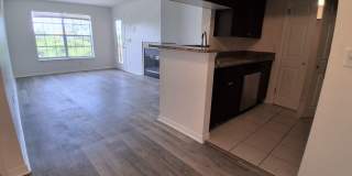 2 bedroom 2 bathroom with washer and dryer in Vantage Point Gallery 11