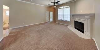 4 Bedroom 2 Bathroom Home - Midwest City Gallery 6