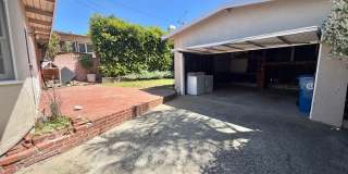 Spacious 3BD Manhattan Beach Home with Brand New Flooring, Large Den & 2-Car Garage Gallery 17