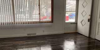 3 Bedroom, 1 Bath Single Level House for Rent 1246 Columbia St Waterloo, IA Gallery 6