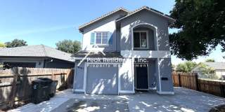 Great 4 Bd/2.5Ba Duplex with 1 Car Garage! Gallery 1
