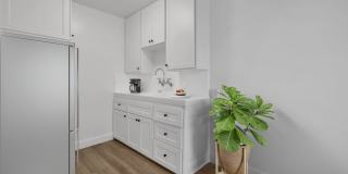 Newly Renovated Studio on 2nd Street- Alamitos Beach Gallery 5