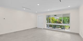 391 Southeast 7th Avenue Gallery 7