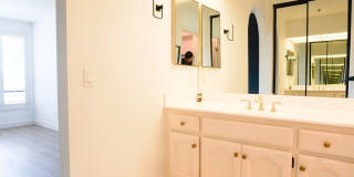 Resort style living - 2 Bd/2Ba 1,100 SqFt Condo Gallery 13