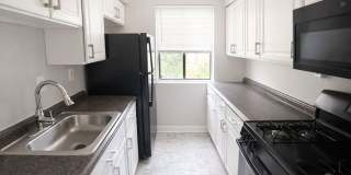 2026 Move-In Special – $500 LEASE SIGNING BONUS!! Top-Floor 2-Bedroom Condo in Southwest DC – Remodeled Move-In Ready!! 2026 Move-In Special – $500 LEASE SIGNING BONUS!! Top-Floor 2-Bedroom Condo in Southwest DC – Remodeled Move-In Ready!! Gallery 1