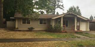 Spacious 4-Bedroom Home with Large Fenced Yard & Covered Patio Gallery 4