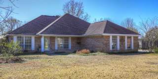 200 Hawthorne Circle Gallery 1
