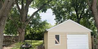 Move-In Ready 3BR Bungalow | Fenced Backyard, Garage & Great Warren Location, AVAILABLE NOW! Gallery 15