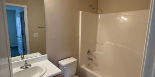 Discover Comfort and Convenience 3 BR/3 BA Home in Desirable Bridgewater Community! Gallery 8