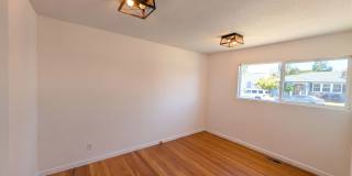 San Lorenzo Home w/ Hardwood, Central Heating & Modern Updates San Lorenzo Home w/ Hardwood, Central Heating & Modern Updates Gallery 10