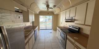 3/2 POOL Home- Beautiful Central Sarasota. Location, yard, pet-friendly!! Gallery 8