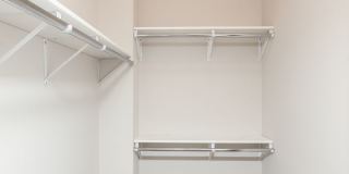 3833 N Broadway Gallery 289