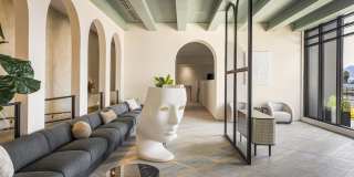 Intro Burbank Gallery 13