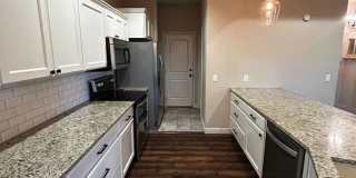 Private Treehouse Views - 3 Bed 2 Bath Home on Cul de sac in Bella Vista! Gallery 7