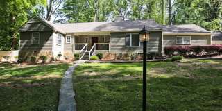 FURNISHED: Modern 6 Bdrm (7 beds) Home with BBQ, Foosball, HotTub & Private Pool - Close To Airport&Downtown Gallery 49