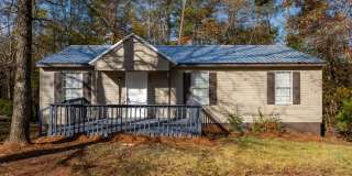 Relax & Unwind in This Beautifully Renovated 3BR Home Gallery 1