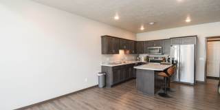 Stylish Townhome in Harrisburg School District – Open Floor Plan & Loft! Gallery 11