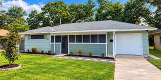 Beautiful & Spacious 3/2/1 Home in Lake Jackson ! Gallery 1