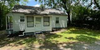 2 bedroom, 1 bath home Short term or Long term lease options - Call Debra Johnson 865-591-8281 Gallery 1