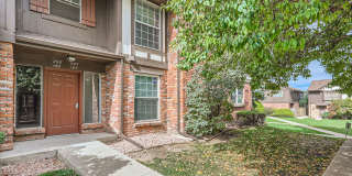 Evolve Real Estate: Stunning 2Beds/2 Baths, 1269 SQFT Condo with Two Assigned Parking Spots! Gallery 1