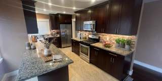 Advent - Gorgeous & Spacious Two Bedroom Home in Oakland W/ Backyard! Gallery 1
