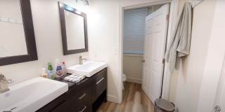 Luxury Apt Near BU & T!  Laundry In Unit!  Heat & HW Included Gallery 10