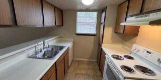 2 bed duplex with 1 1/2 baths, bonus room and a 1 car garage for lease in SW OKC! (no fenced yard) Gallery 6