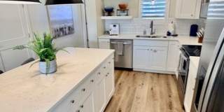 Flexible lease options! Spacious Townhome in Washington Gallery 7
