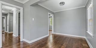 Charming Renovated Home Near U of M – Featuring Expansive Workshop & Garage Gallery 9