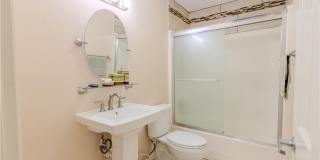 Beautifully renovated courtyard townhome in the heart of Corpus Christi Gallery 9
