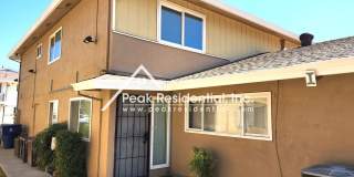 Spacious 2bd/1ba Sacramento Fourplex Gallery 3