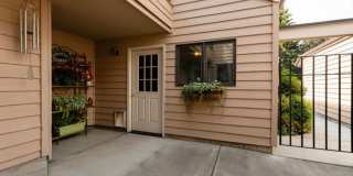 Furnished 2 BR 1 1/2 BA Townhouse Unit near Sky Lakes/Oregon Tech Gallery 1