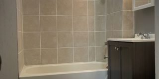 Cozy Renovated 2 Bed in South Omaha! Gallery 9