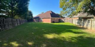 Fenced in back yard! Split bedroom floor plan! Pets are owner's approval, fees do apply. Gallery 27