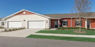 Summer Pointe Village Gallery 1