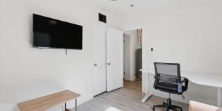 926 W Moreland Street Gallery 18