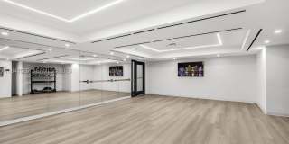 District 225 Gallery 17
