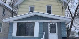 Four bedroom one bathroom home for rent Gallery 1