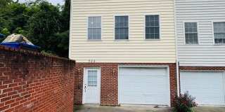 2 Bedroom 3.5 Bath Townhouse Gallery 1