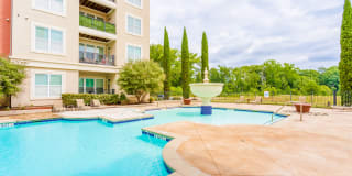 The Villagio Gallery 11
