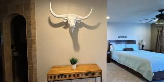 Riverfront 2BR Condo Great Views, Luxury Furnished incl UTILITIES Riverfront 2BR Condo Great Views, Luxury Furnished incl UTILITIES Gallery 20